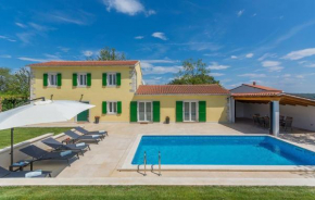 Family villa Corticum Otium with pool in Tinjan